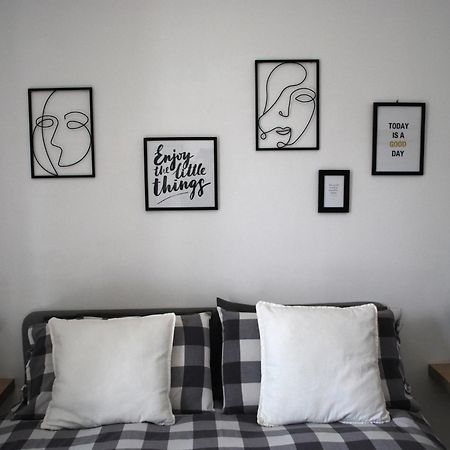 Bed and Breakfast Le Stanze Di Alicam Arona Exterior foto