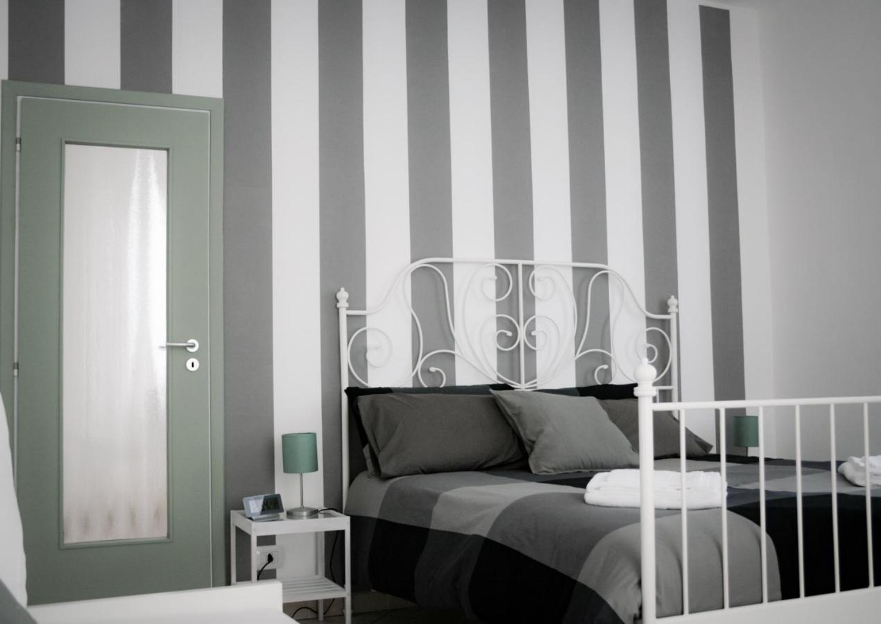 Bed and Breakfast Le Stanze Di Alicam Arona Exterior foto