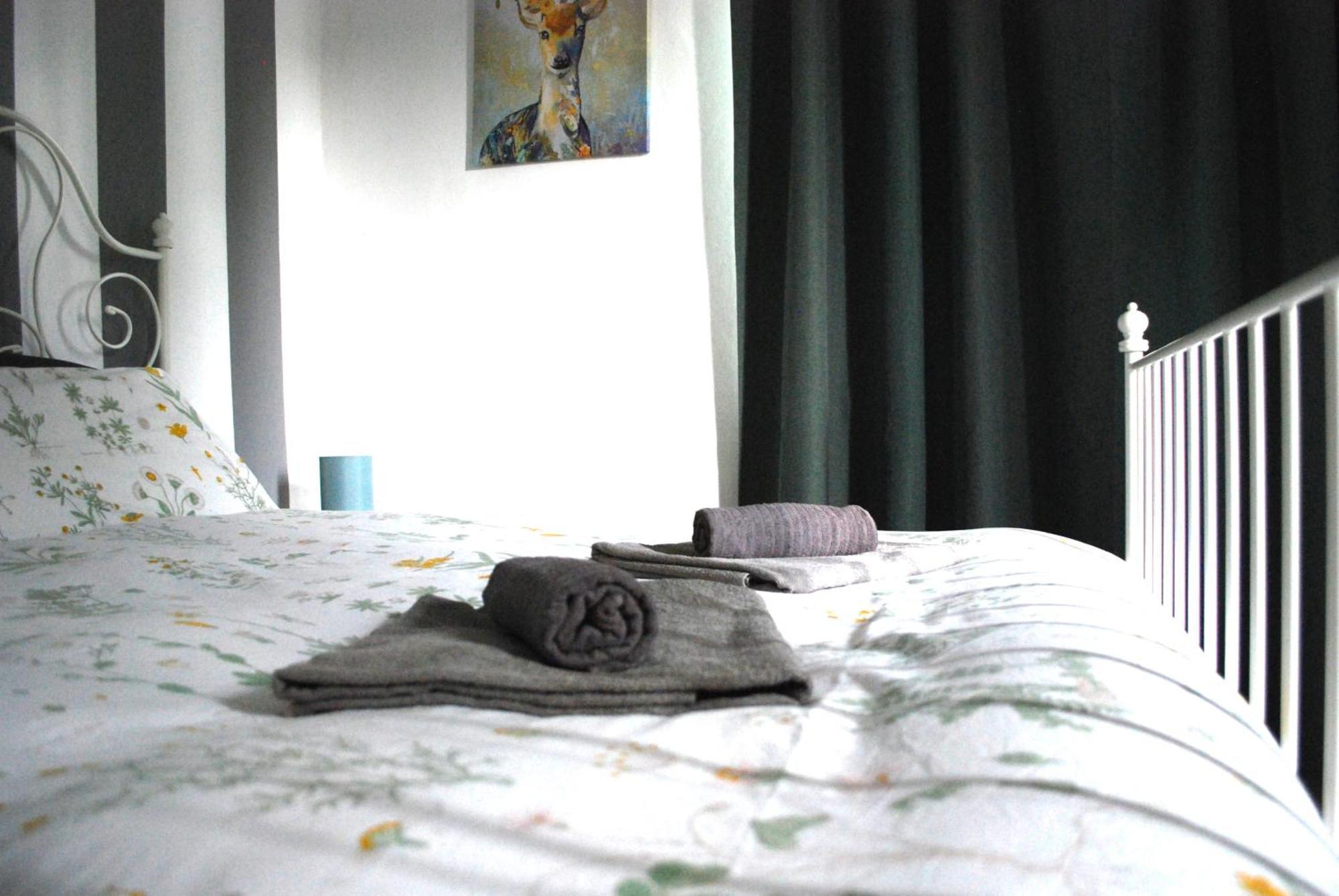 Bed and Breakfast Le Stanze Di Alicam Arona Exterior foto