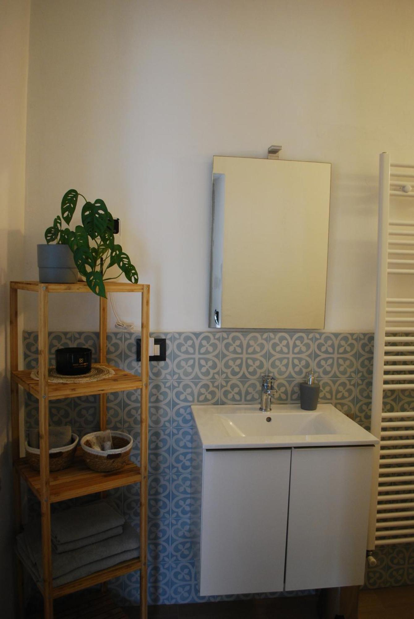 Bed and Breakfast Le Stanze Di Alicam Arona Exterior foto