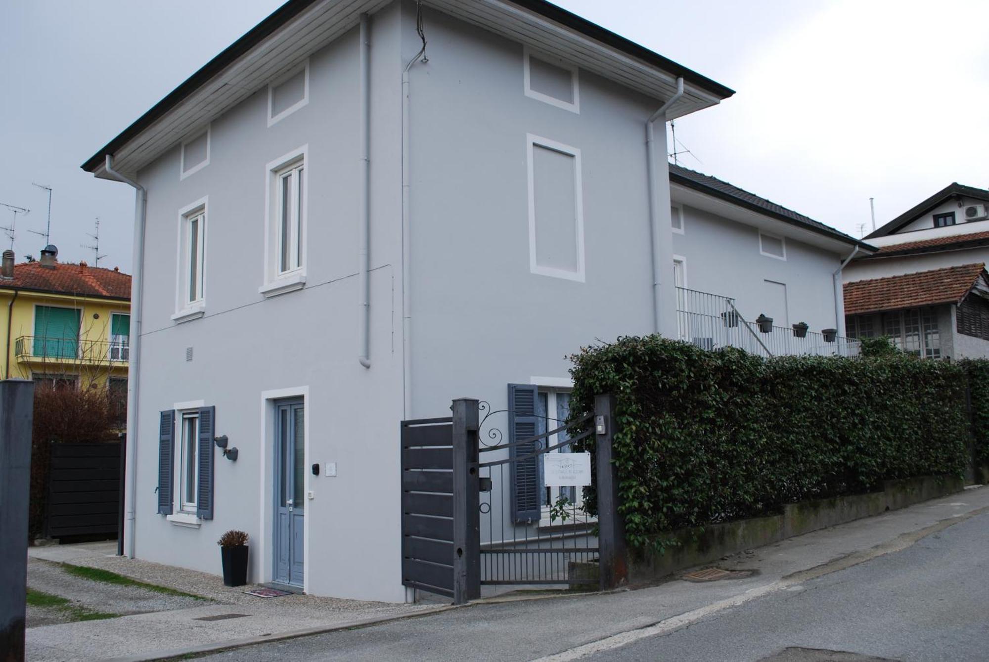 Bed and Breakfast Le Stanze Di Alicam Arona Exterior foto